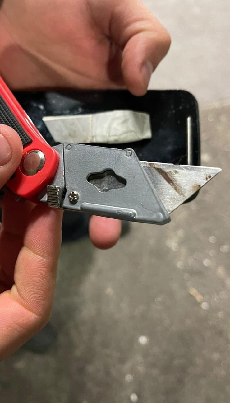 אחד הסכינים