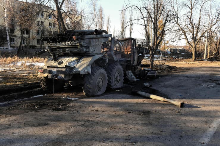 הריסות רכב צבאי רוסי ליד חרקוב