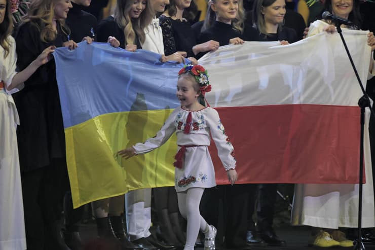 אוקראינה אמליה אניסוביץ' ילדה אוקראינית פליטה שרה ב פולין