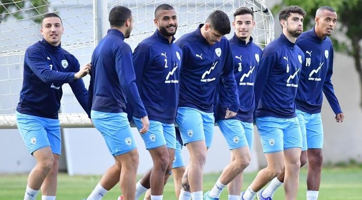 שחקני הנבחרת הצעירה (חגי מיכאלי) שחקני הנבחרת הצעירה