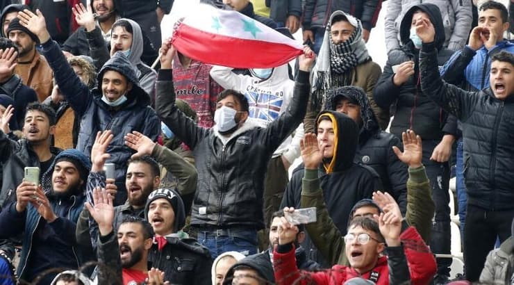 אוהדי סוריה באצטדיון בצידון