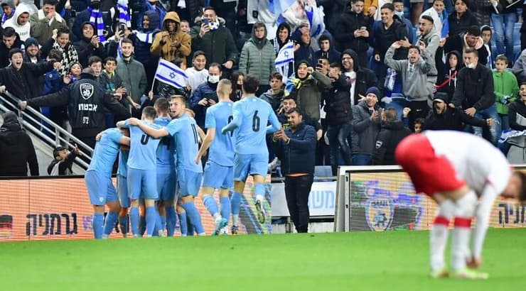 הנבחרת הצעירה חוגגת עם ליאל עבדה