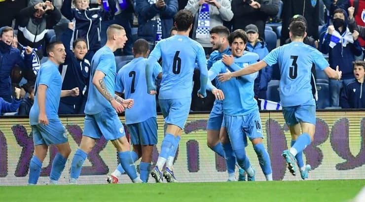 הנבחרת הצעירה חוגגת עם עמרי גאנדלמן