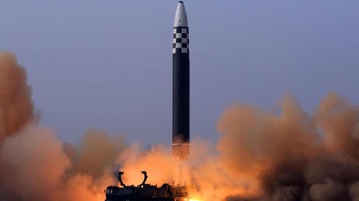 ניסוי בטיל בליסטי צפון קוריאני בחודש מרץ. ערבות להישרדות המנהיגים 