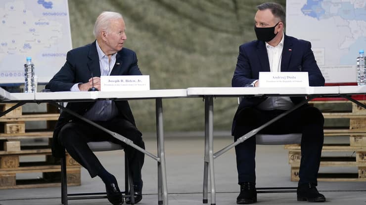 פגישת ג'ו ביידן נשיא ארה"ב אנדז'יי דודה  נשיא פולין ברית נאטו משבר מלחמה רוסיה אוקראינה 