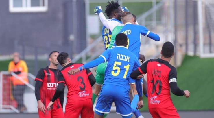 גל נבון עולה לכדור (עמרי שטיין) גל נבון עולה לכדור