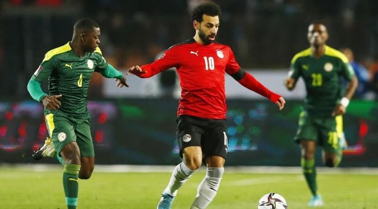 מוחמד סלאח עם הכדור (רויטרס) מוחמד סלאח עם הכדור