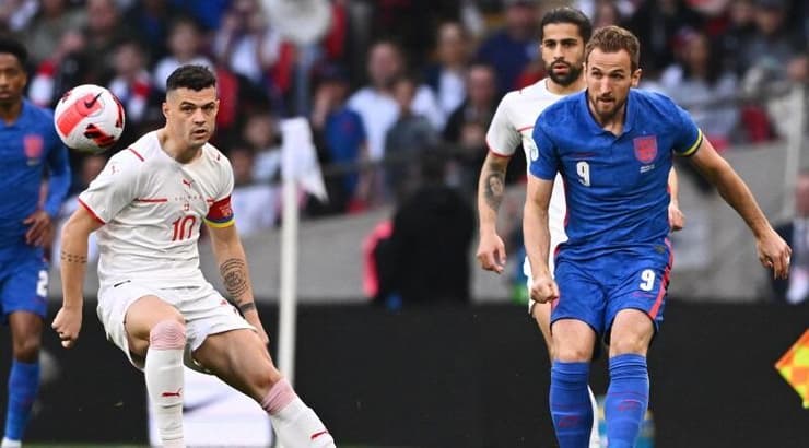 הארי קיין מול גרניט ג'אקה