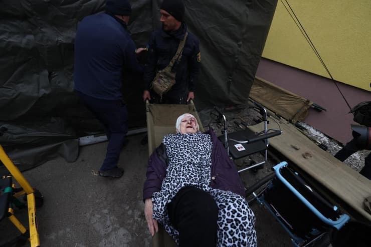 צילום: זיו קורן פינוי פצועים באירפין, תחת אש