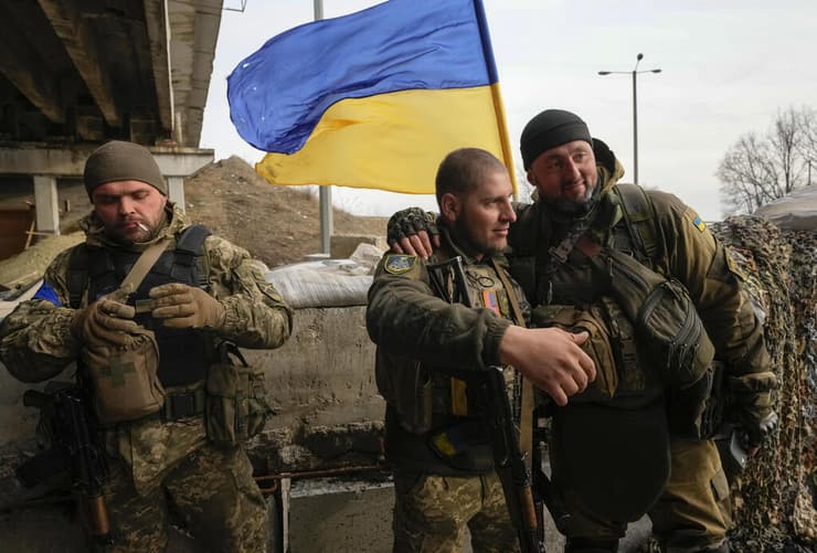 חיילים אוקראינים בקו החזית ליד חרקוב