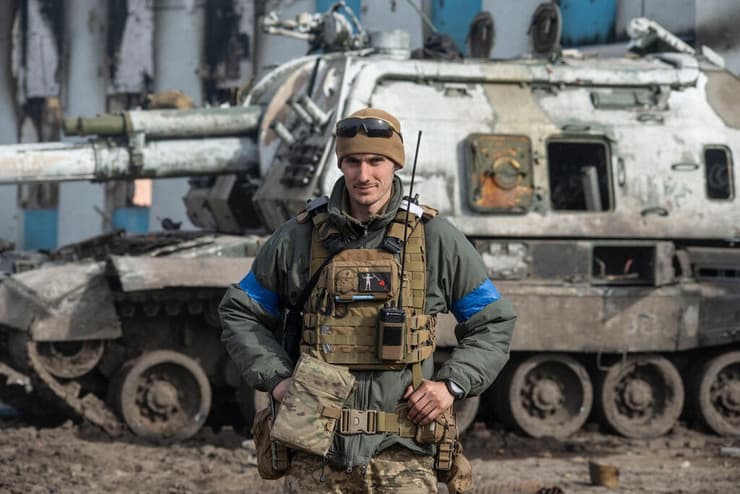 כלי רכב צבאי הרוס במחוז סומי, אוקראינה