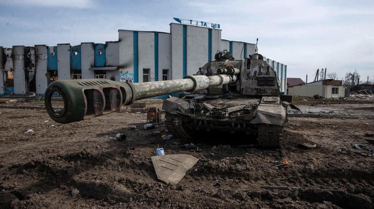 כלי רכב צבאי הרוס במחוז סומי, אוקראינה