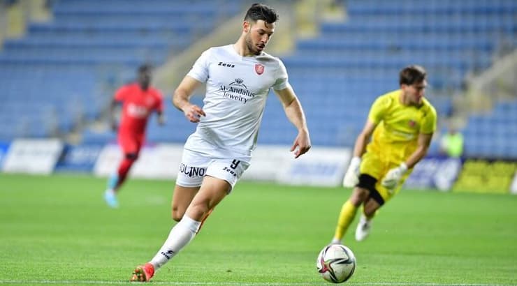 גיא דהן לפני עוזר