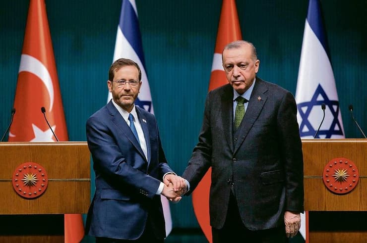 רג'פ טאיפ ארדואן ויצחק הרצוג במהלך הביקור הנשיאותי בטורקיה
