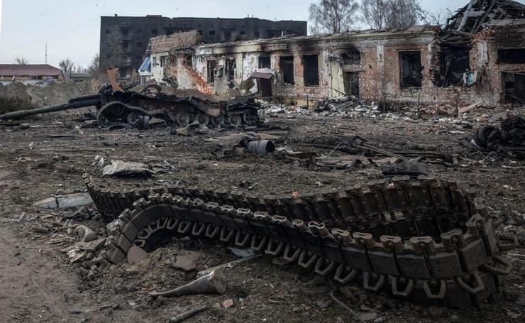 אוקראינה טרוסטיינץ טנקים רוסיים שרופים מלחמה רוסיה