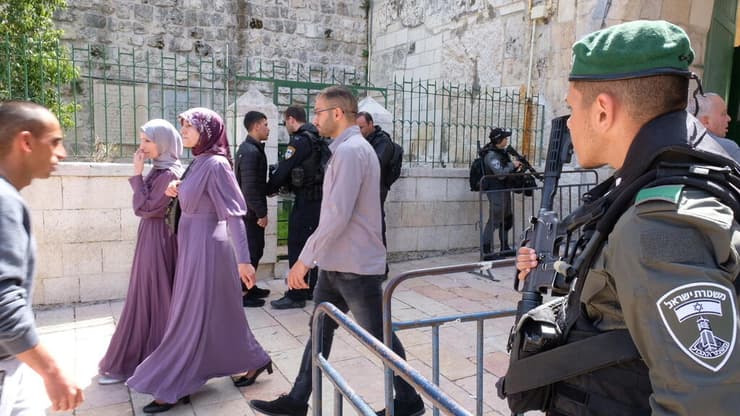 שוטרי מג"ב מתגברים כוחות בשער האריות ירושלים