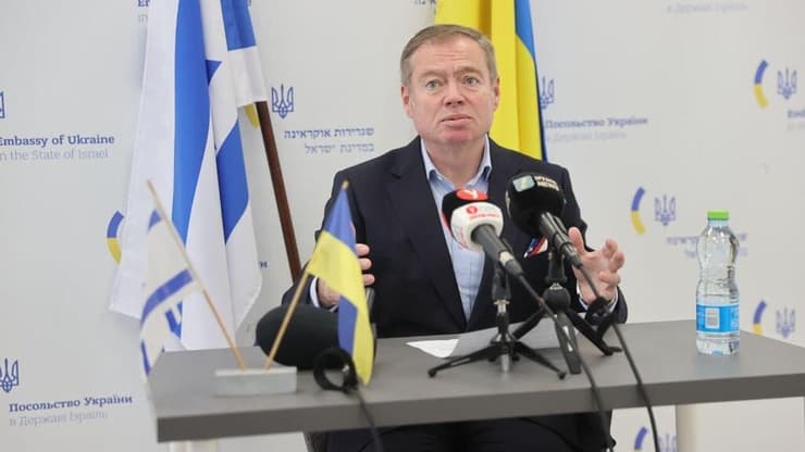 שגריר אוקראינה במסיבת עיתונאים