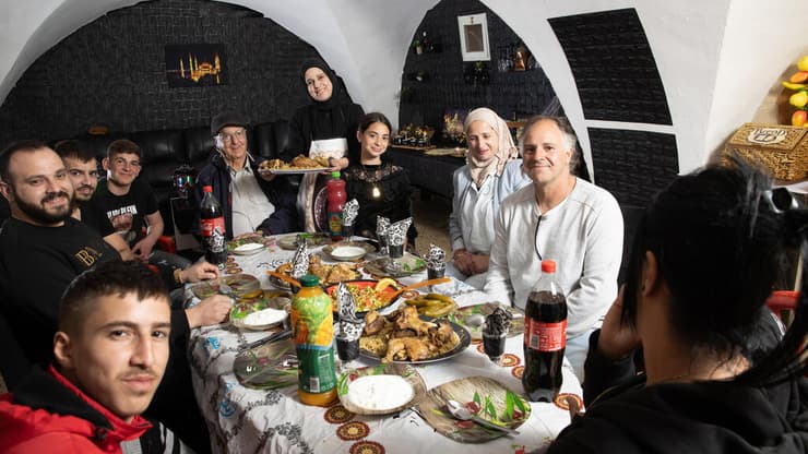 משפחת איברהים מאבו גוש חוגגת רמדאן