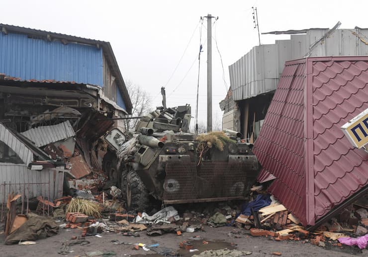 הרס בכפר נובה בסאן אזור קייב אוקראינה