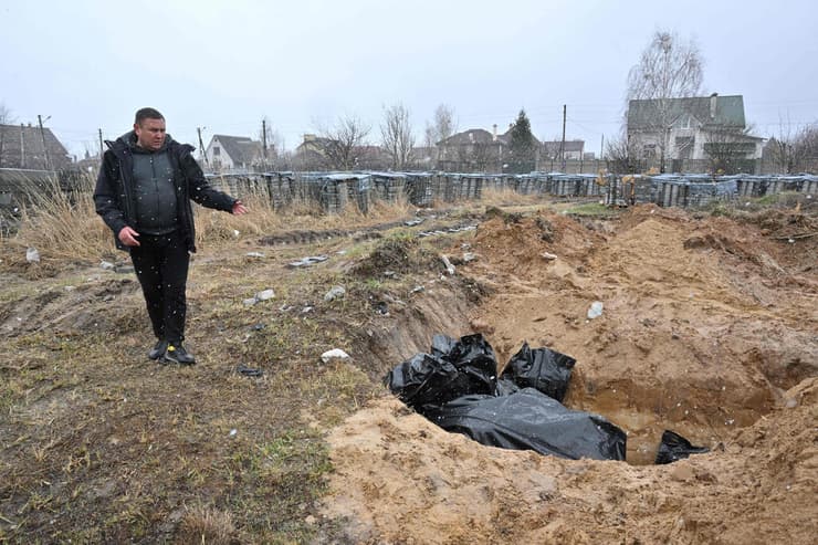 קבר אחים ב בוצ'ה אוקראינה מלחמה עם רוסיה