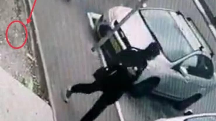 הטישו שהסגיר את השודד. "אף אחד לא הצליח לזהות אותו בתמונות"
(צילום: דוברות מחוז צפון) הטישו שהסגיר את השודד המנוזל