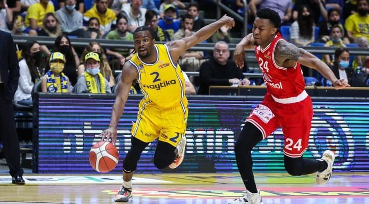 קינן אוואנס לפני טיוס באטל