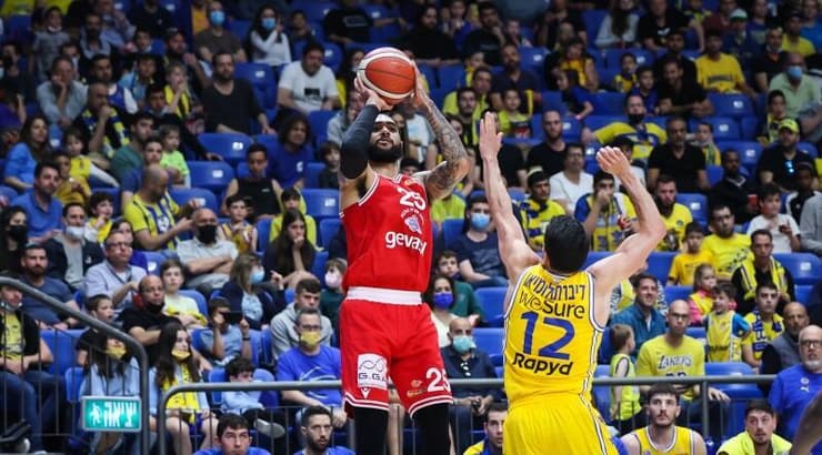 רוני הארל מול ג'ון דיברתולומאו