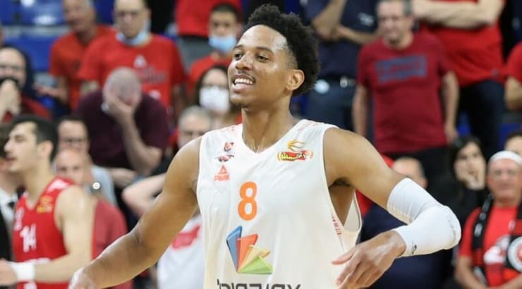 אנטוני בראון חוגג (לילך וויס-רוזנברג) אנטוני בראון חוגג