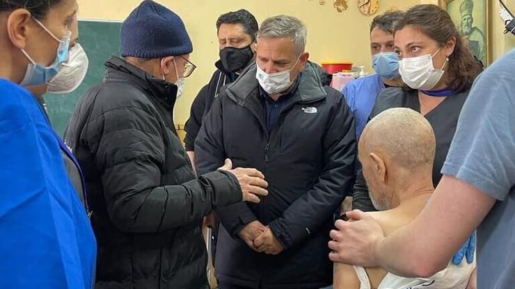 ניצן הורוביץ בביקור בבית החולים שדה באוקראינה