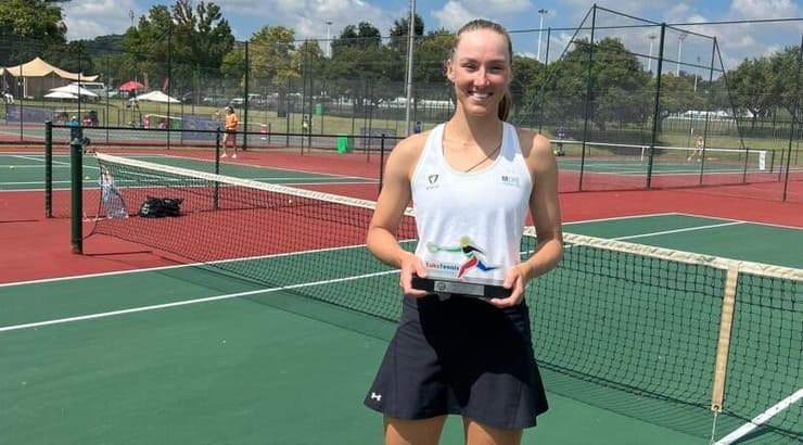 לינה גלושקו (Viki Morvayeva) לינה גלושקו