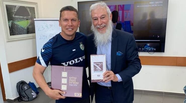 הרב פייקובסקי וברק בכר