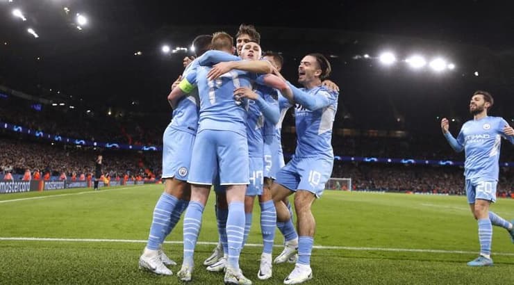 שחקני מנצ'סטר סיטי חוגגים (רויטרס) שחקני מנצ'סטר סיטי חוגגים