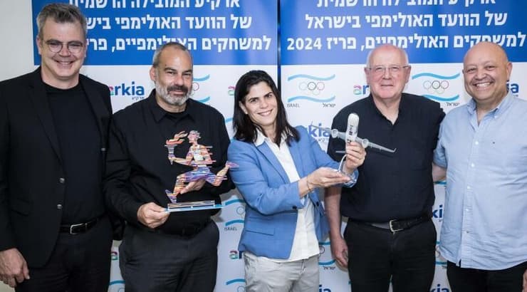 חתימת הסכם החסות