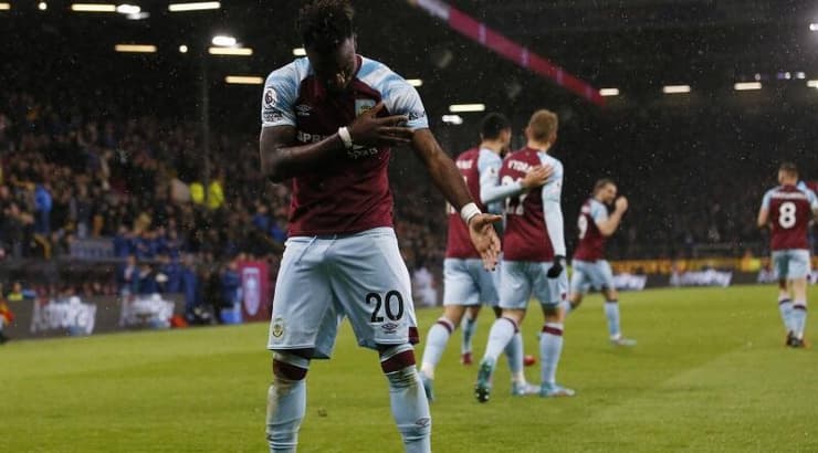 מקסוול קורנה חוגג