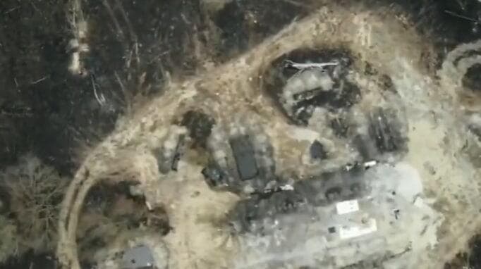 אוקראינה חפירות של החיילים הרוסים רוסיה ב היער האדום האזור הכי מזוהם ב סביבות צ'רנוביל