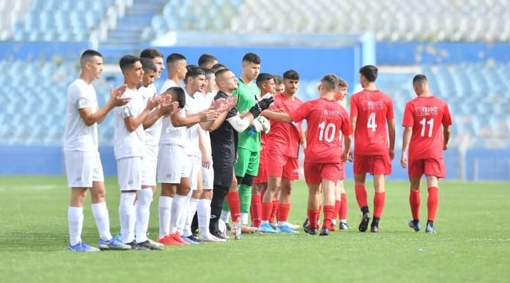 שחקני שתי הקבוצות