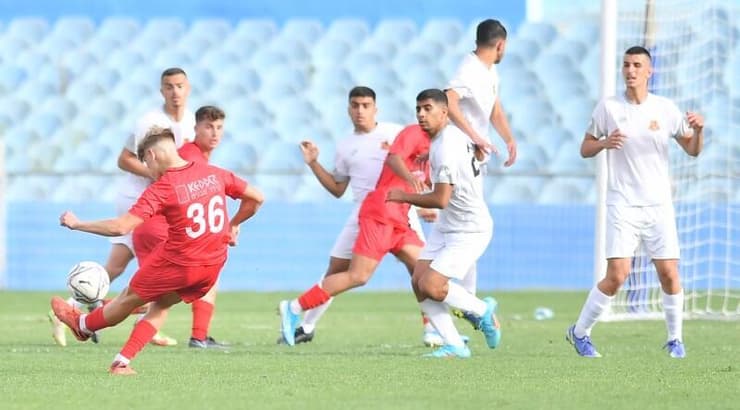 רפאל לוי בועט