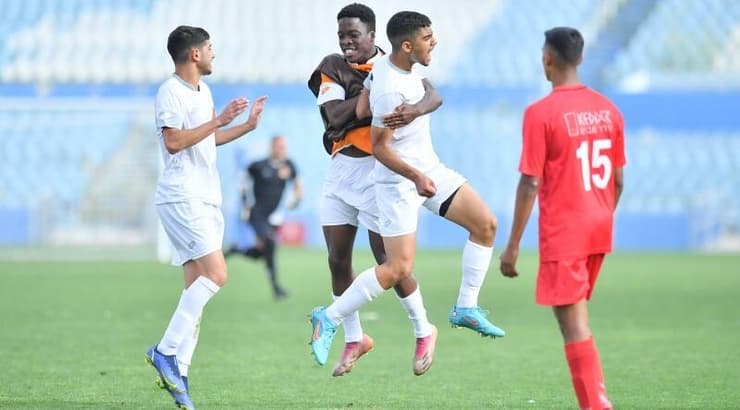 שחקני בני יהודה חוגגים