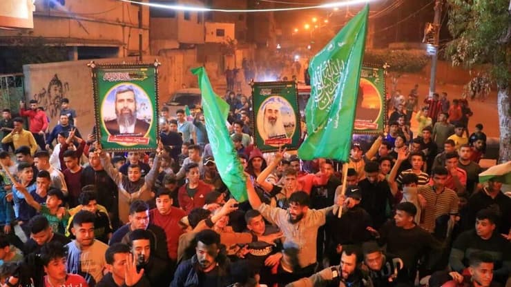חגיגות בבית חאנון, צפון רצועת עזה, בעקבות הפיגוע בדיזנגוף ת''א