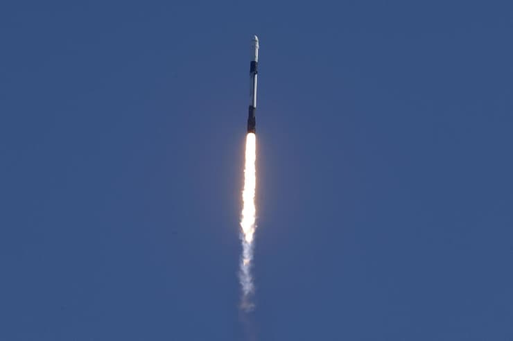 חללית SpaceX לפני המראה