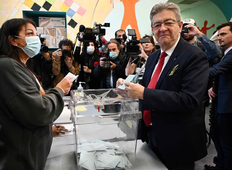 צרפת ז'אן לוק מלנשון מצביע ב בחירות מארסיי מרסיי