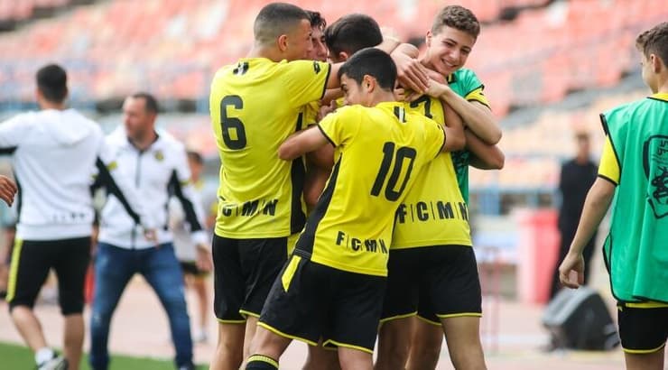 שחקני מכבי נתניה חוגגים (איציק בלניצקי) שחקני מכבי נתניה חוגגים