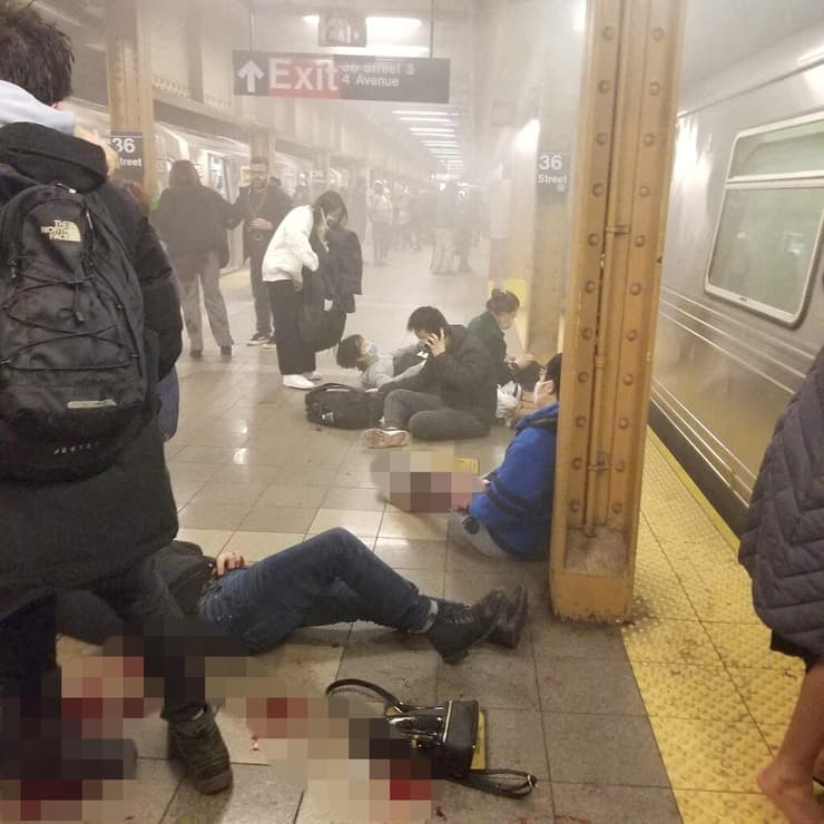 ארה"ב ניו יורק סאבוויי רכבת תחתית פיצוץ יריות פצועים