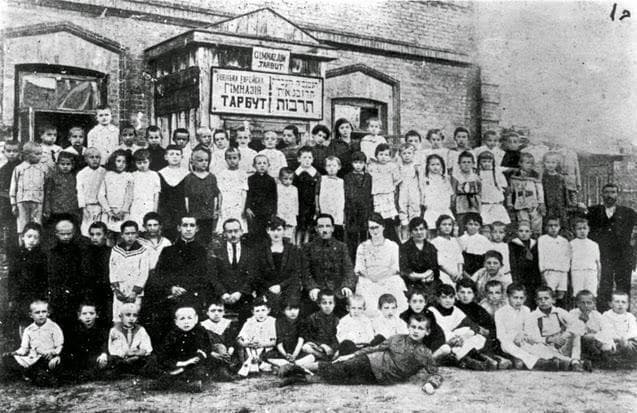 יהודים ברובנו, תמונה היסטורית