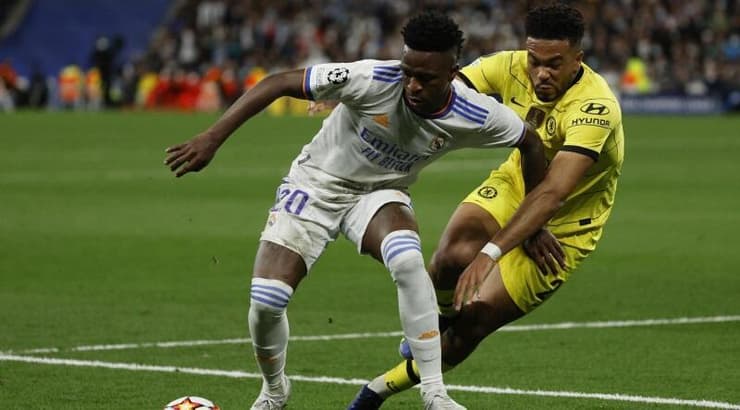 ויניסיוס ג'וניוס וריס ג'יימס במאבק (רויטרס) ויניסיוס ג'וניוס וריס ג'יימס במאבק