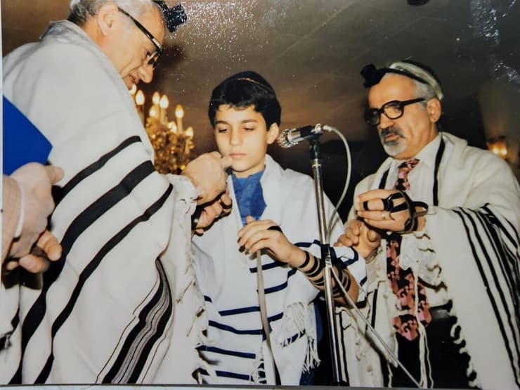 חגיגת בר המצווה של רני עמרני בבית הכנסת אברישמי בטהרן