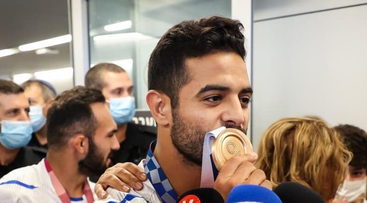 שגיא מוקי והמדליה