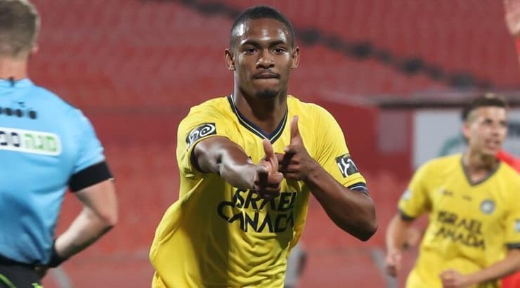 קרלוס ריברה חוגג (לילך וויס-רוזנברג) קרלוס ריברה חוגג