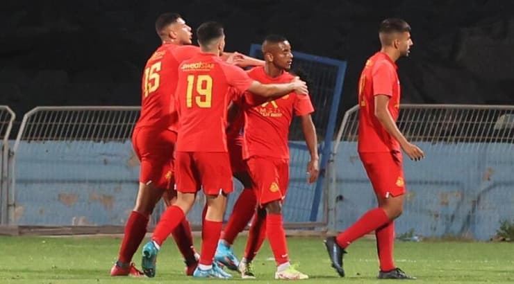 שחקני מ.ס אשדוד חוגגים (לילך וויס-רוזנברג) שחקני מ.ס אשדוד חוגגים