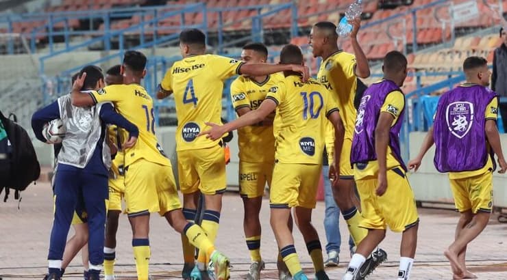 שחקני מכבי תל אביב חוגגים (לילך וויס-רוזנברג) שחקני מכבי תל אביב חוגגים